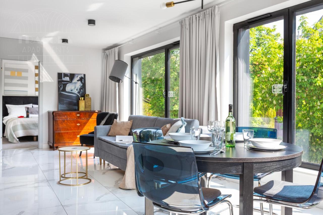 Modern View Of Planty Park Apartment Krakow Exterior photo