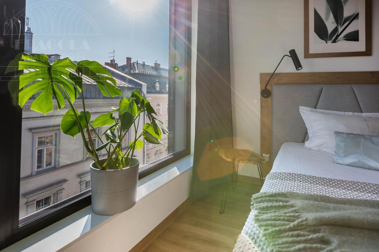Modern View Of Planty Park Apartment Krakow Exterior photo