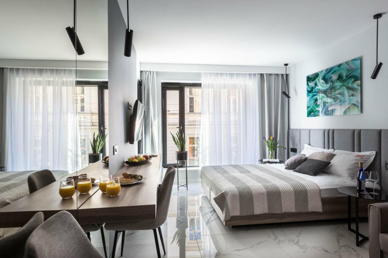 Modern View Of Planty Park Apartment Krakow Exterior photo