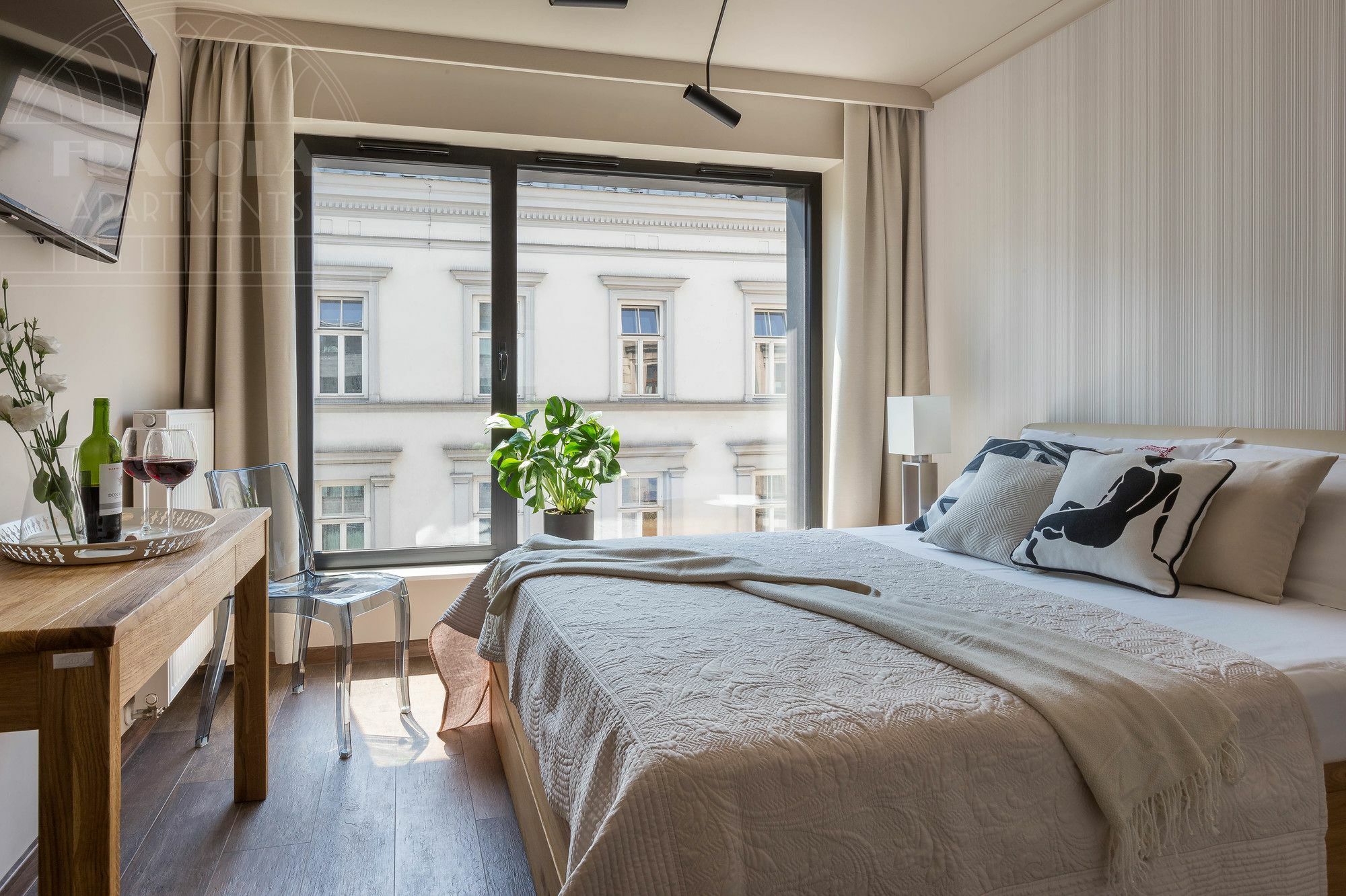 Modern View Of Planty Park Apartment Krakow Exterior photo